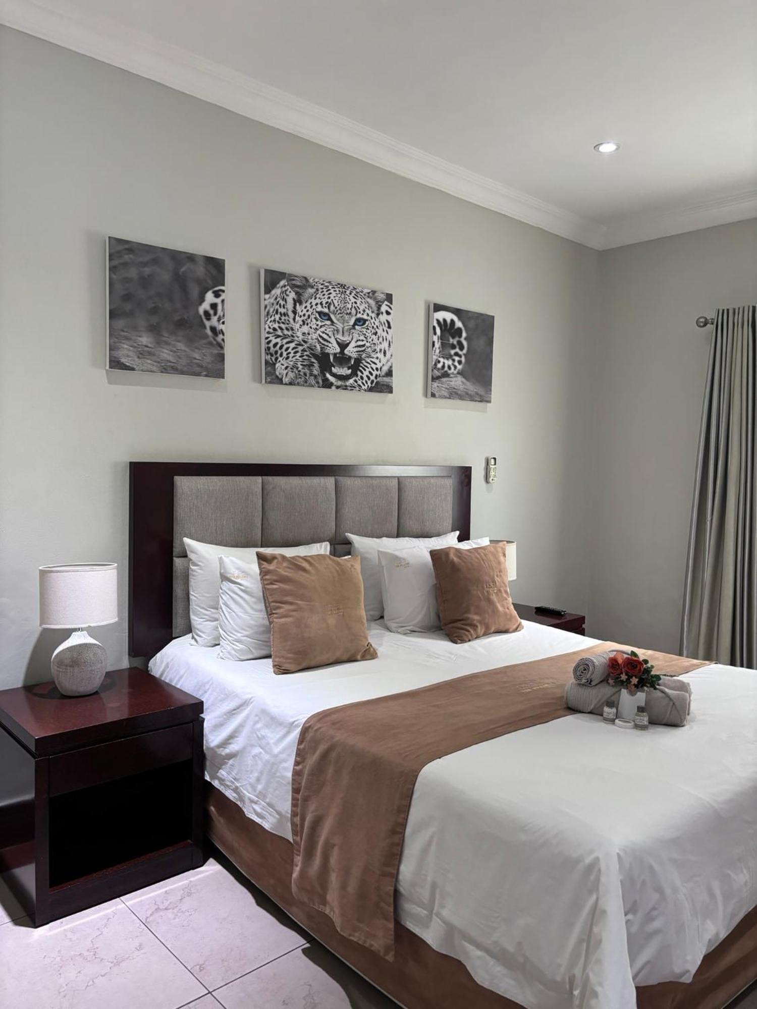 The Pillows Suite พริทอเรีย ภายนอก รูปภาพ